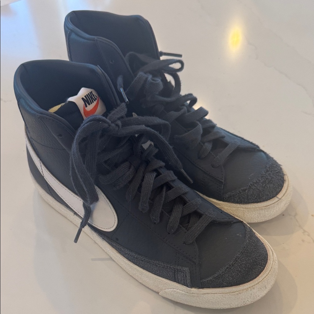 Nike Black and White Athletic Shoes